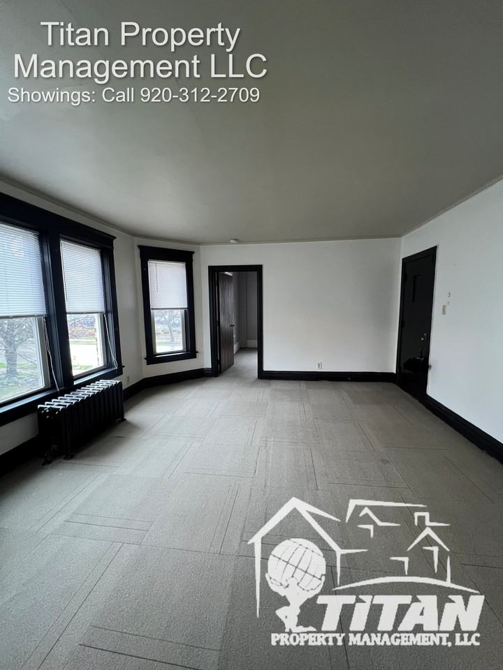 343 E Division St #3 - Photo 4 of 11