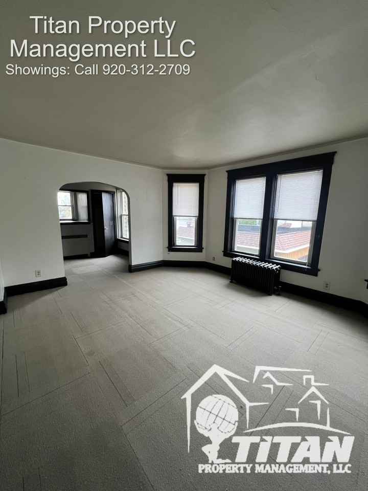 343 E Division St #3 - Photo 5 of 11