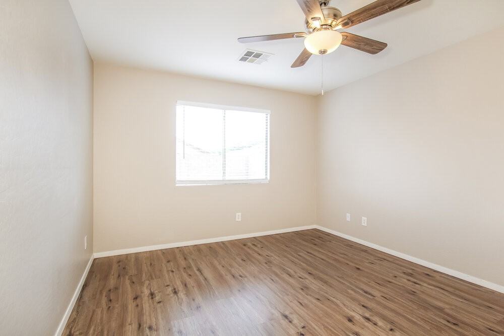 14841 W Redfield Rd - Photo 7 of 16