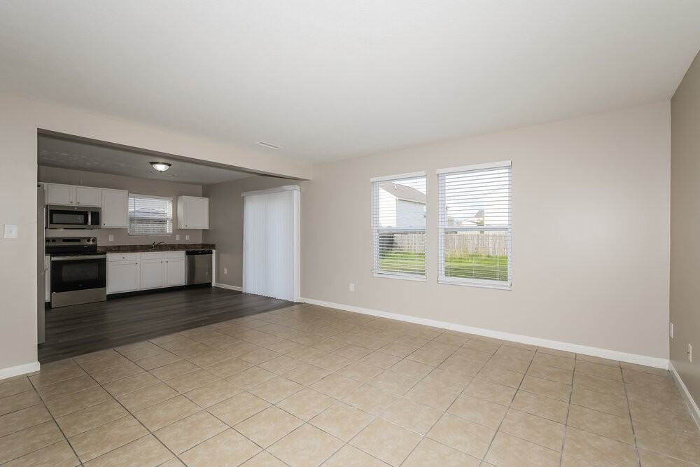 3125 Danube Way - Photo 5 of 17