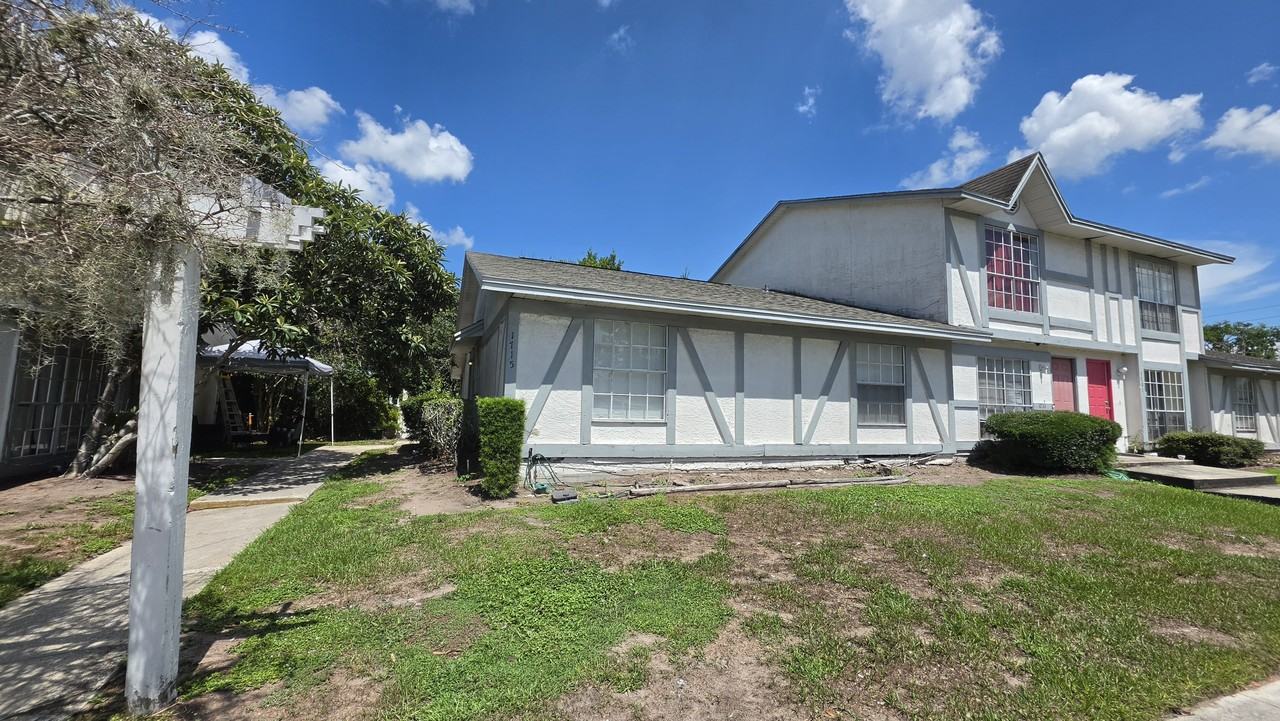 1715 Bentley Blvd #1 - Photo 2 of 23