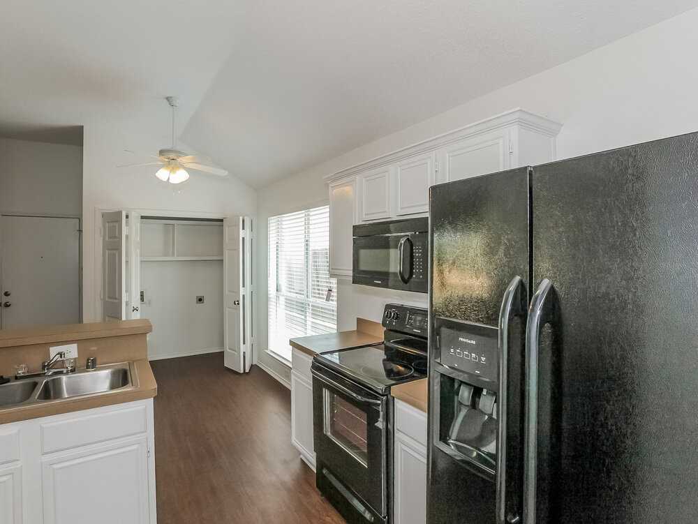 1349 Meadow Creek Dr - Photo 6 of 12