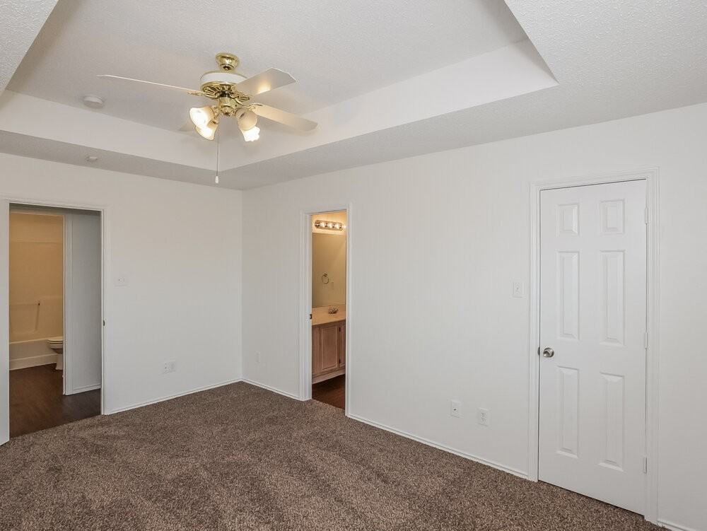 1349 Meadow Creek Dr - Photo 7 of 12