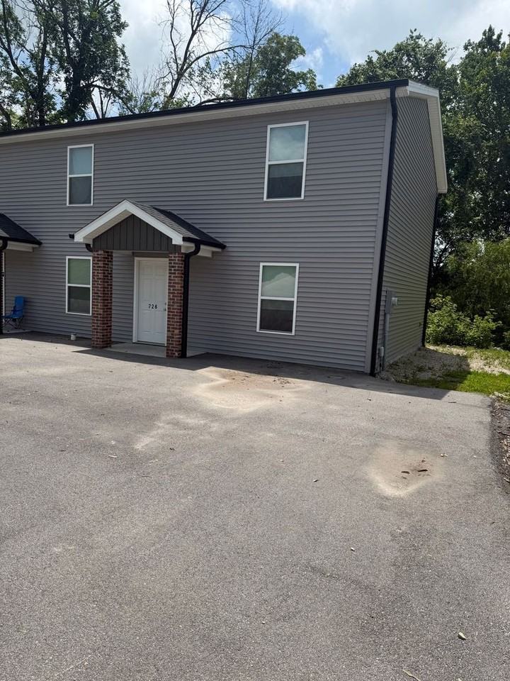 226 Cane Creek Ln - Photo 2 of 9