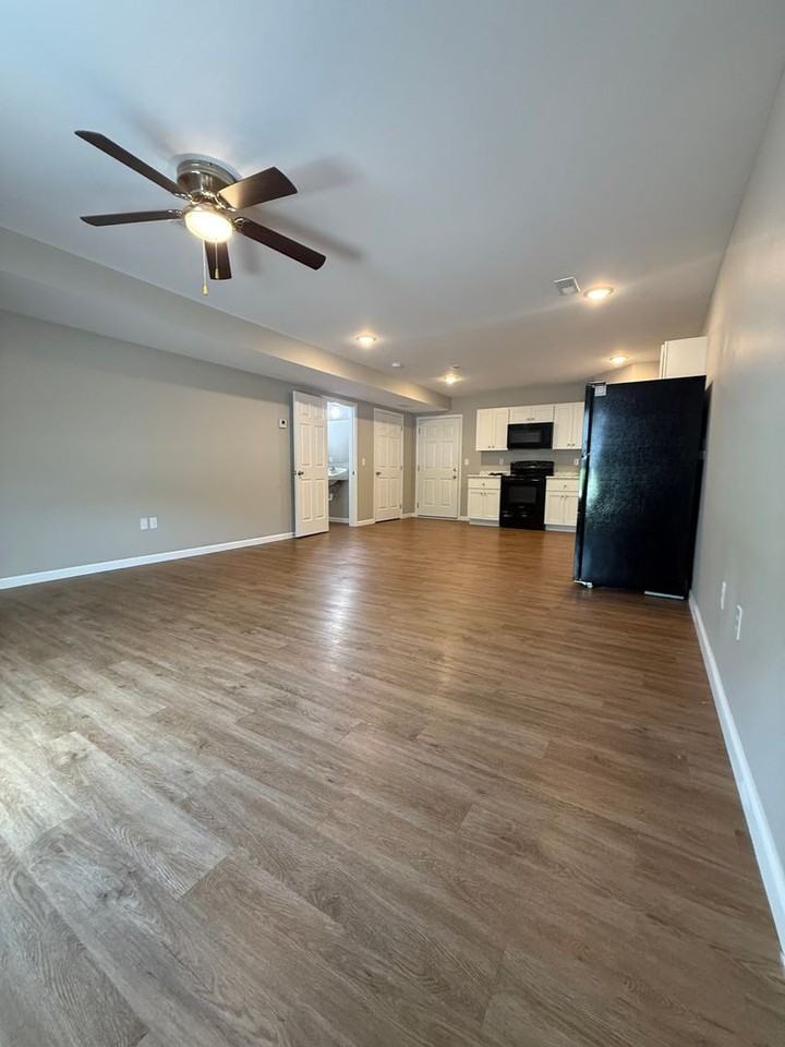 226 Cane Creek Ln - Photo 3 of 9
