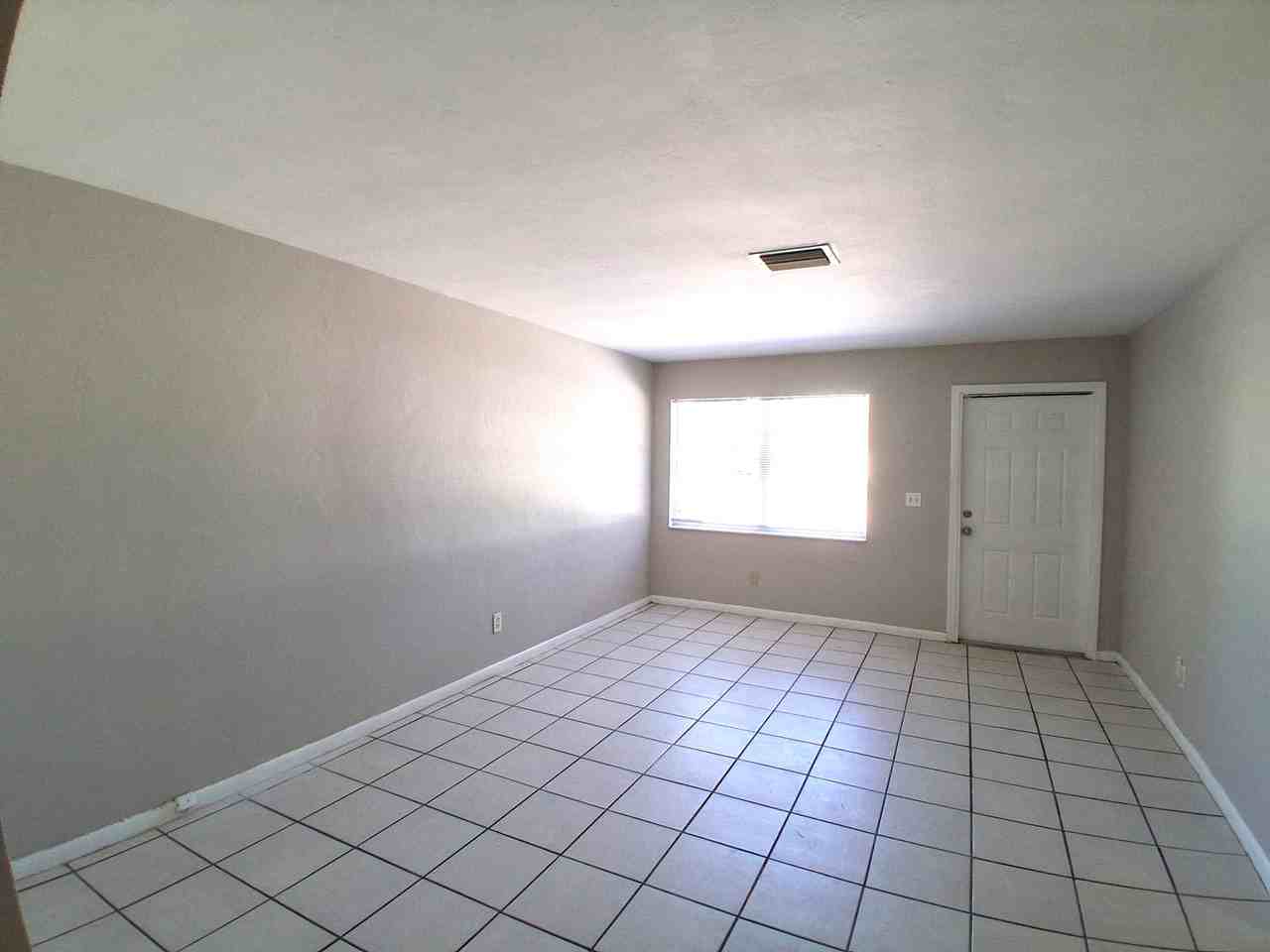 2203 Se 15th Pl #2203 - Photo 2 of 9