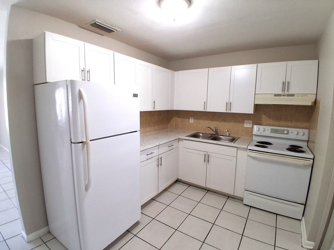 2203 Se 15th Pl #2203 - Photo 4 of 9