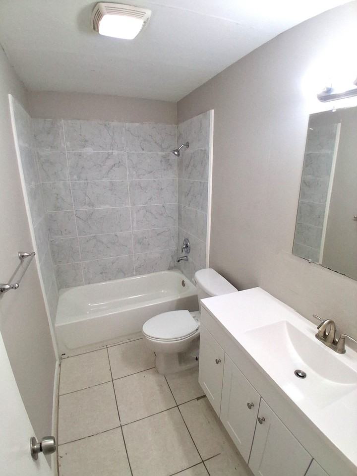 2203 Se 15th Pl #2203 - Photo 7 of 9