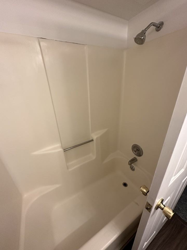 4215 Sussex Dr #6 - Photo 6 of 8