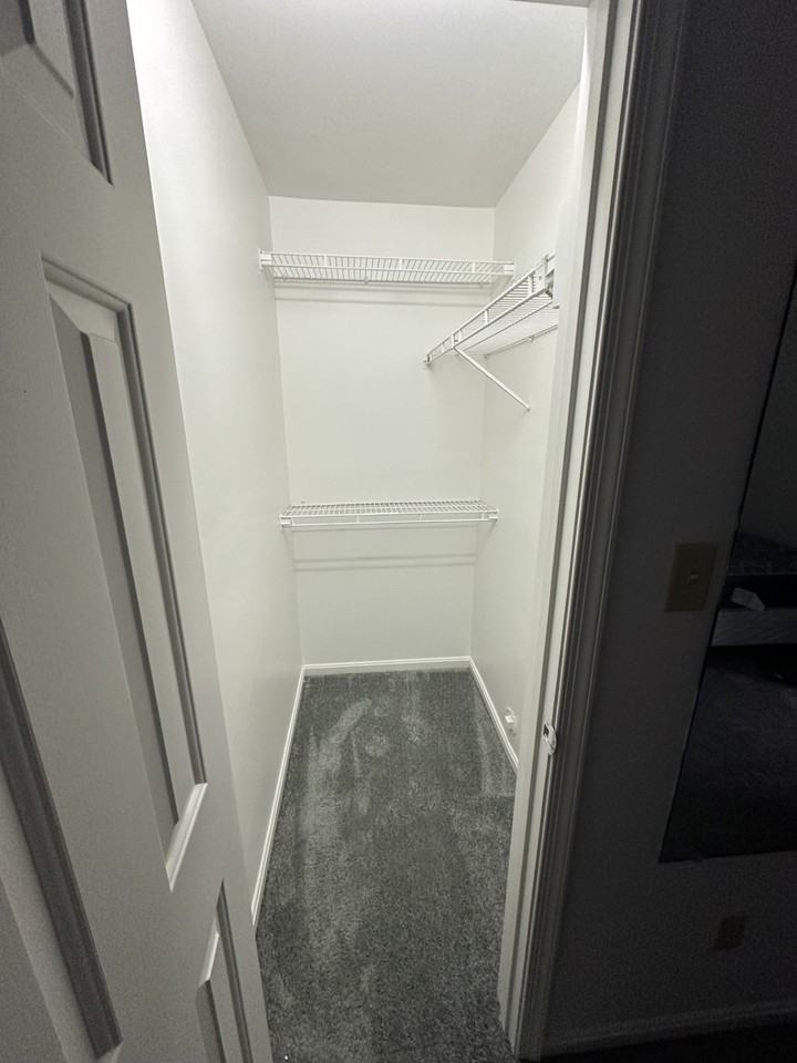 4215 Sussex Dr #6 - Photo 7 of 8