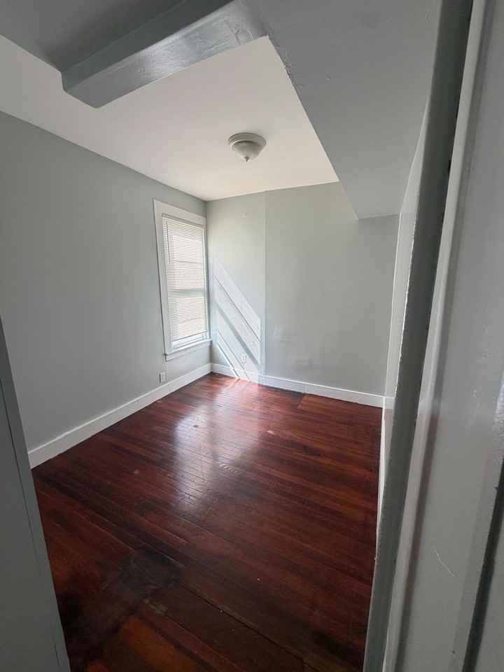 611 Elm St #2 - Photo 4 of 9