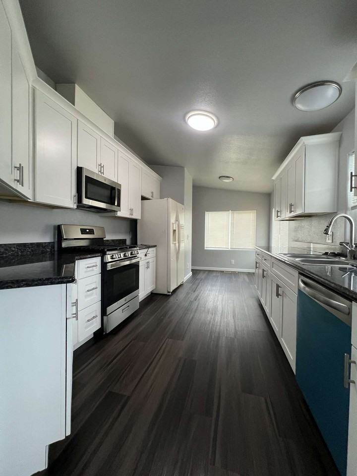 1932 9th Ave #1 - Photo 4 of 19