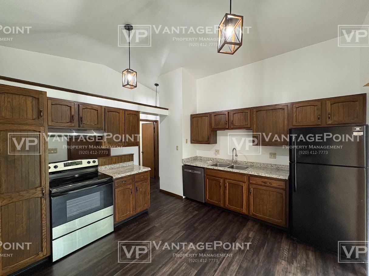 810 Broadway St #810 - Photo 4 of 16