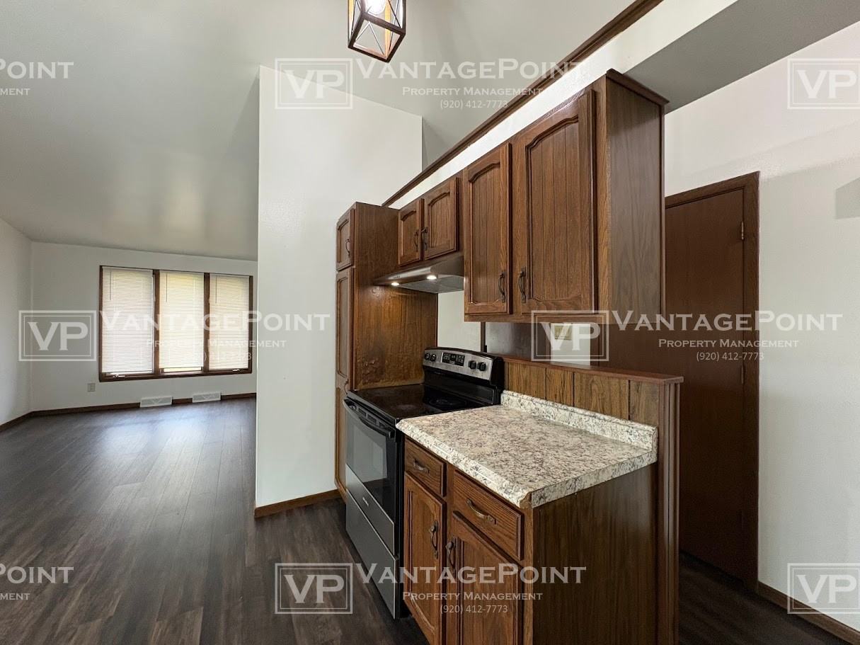 810 Broadway St #810 - Photo 5 of 16