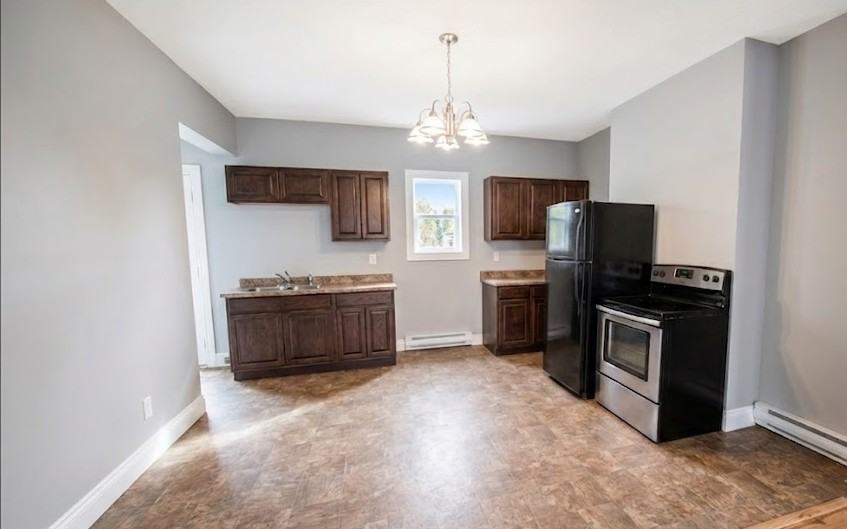 129 Craigmillar Ave #MAIN - Photo 4 of 8