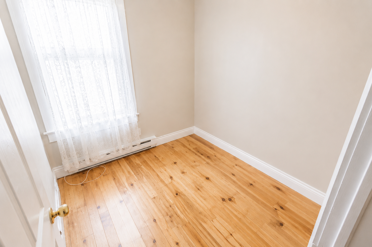 129 Craigmillar Ave #MAIN - Photo 6 of 8