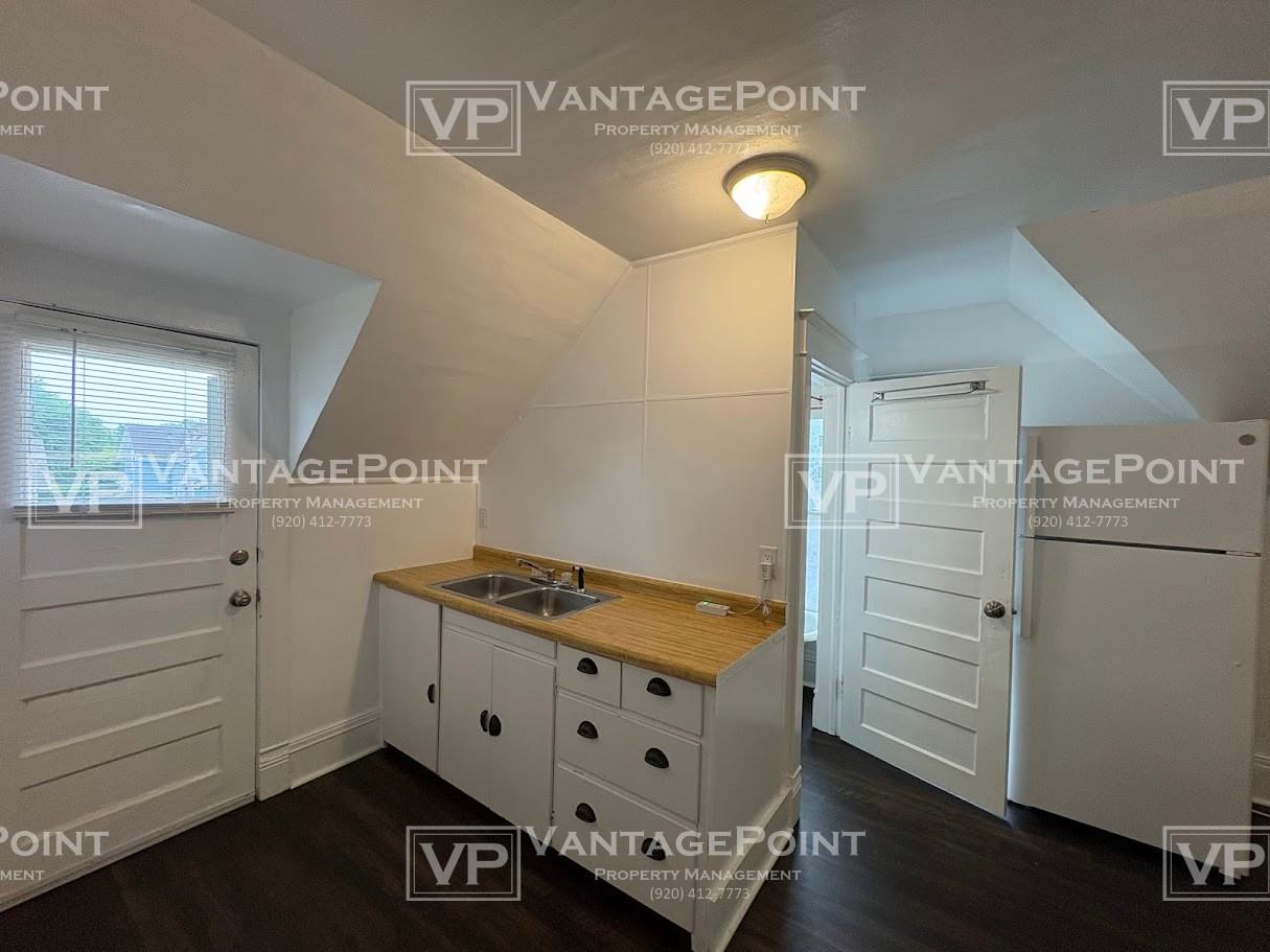 823 1/2 W Oklahoma St - Photo 4 of 14
