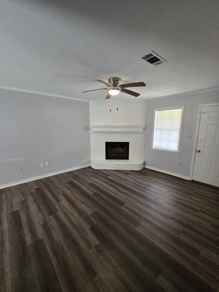 172 Cumberland Rd #A - Photo 4 of 28