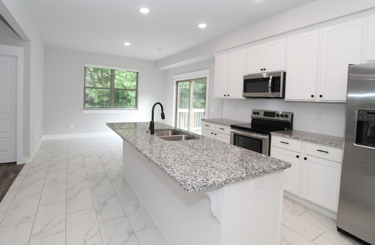 11 Hillswick Dr #1 - Photo 3 of 36