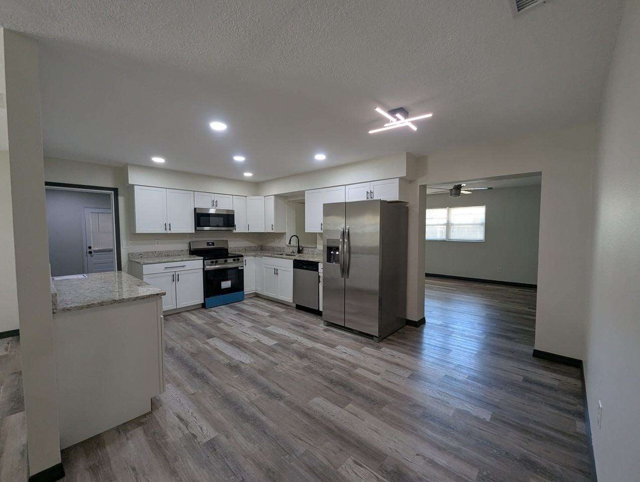 935 Ne 5th Ter #1 - Photo 4 of 11