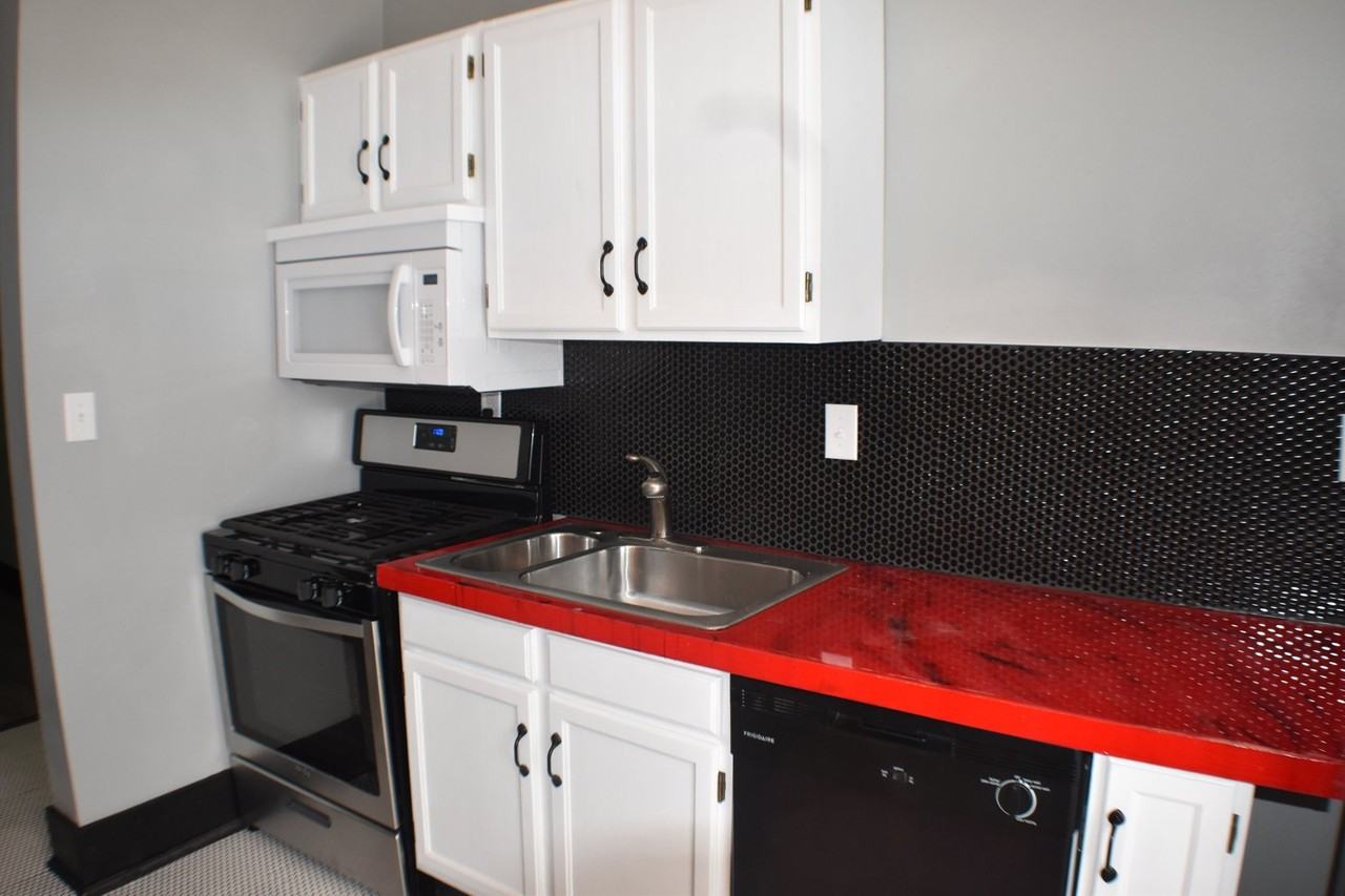 305 West 2nd Street Angela - 2 #2 - Photo 4 of 5