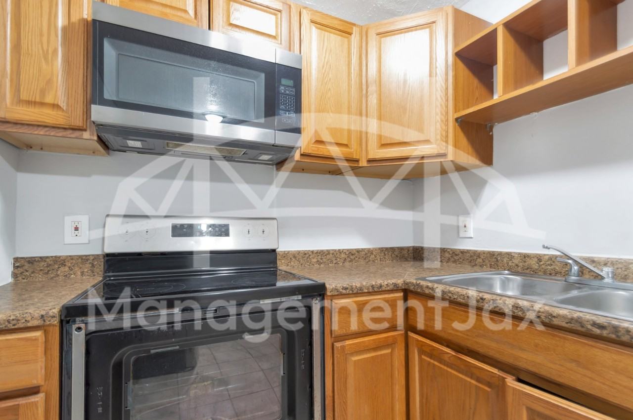 4417 Ken Knight Dr N #1 - Photo 4 of 13