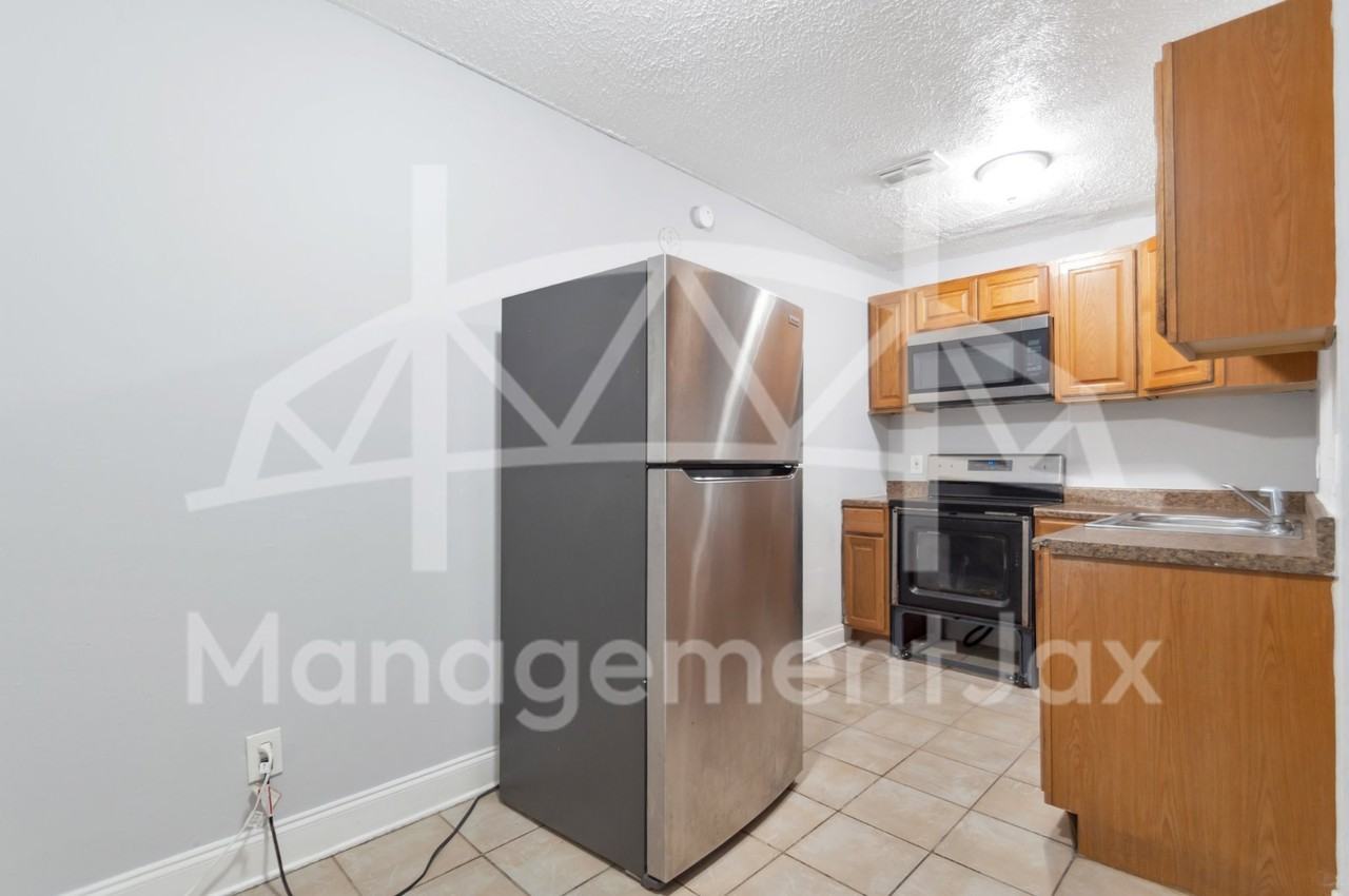 4417 Ken Knight Dr N #1 - Photo 5 of 13