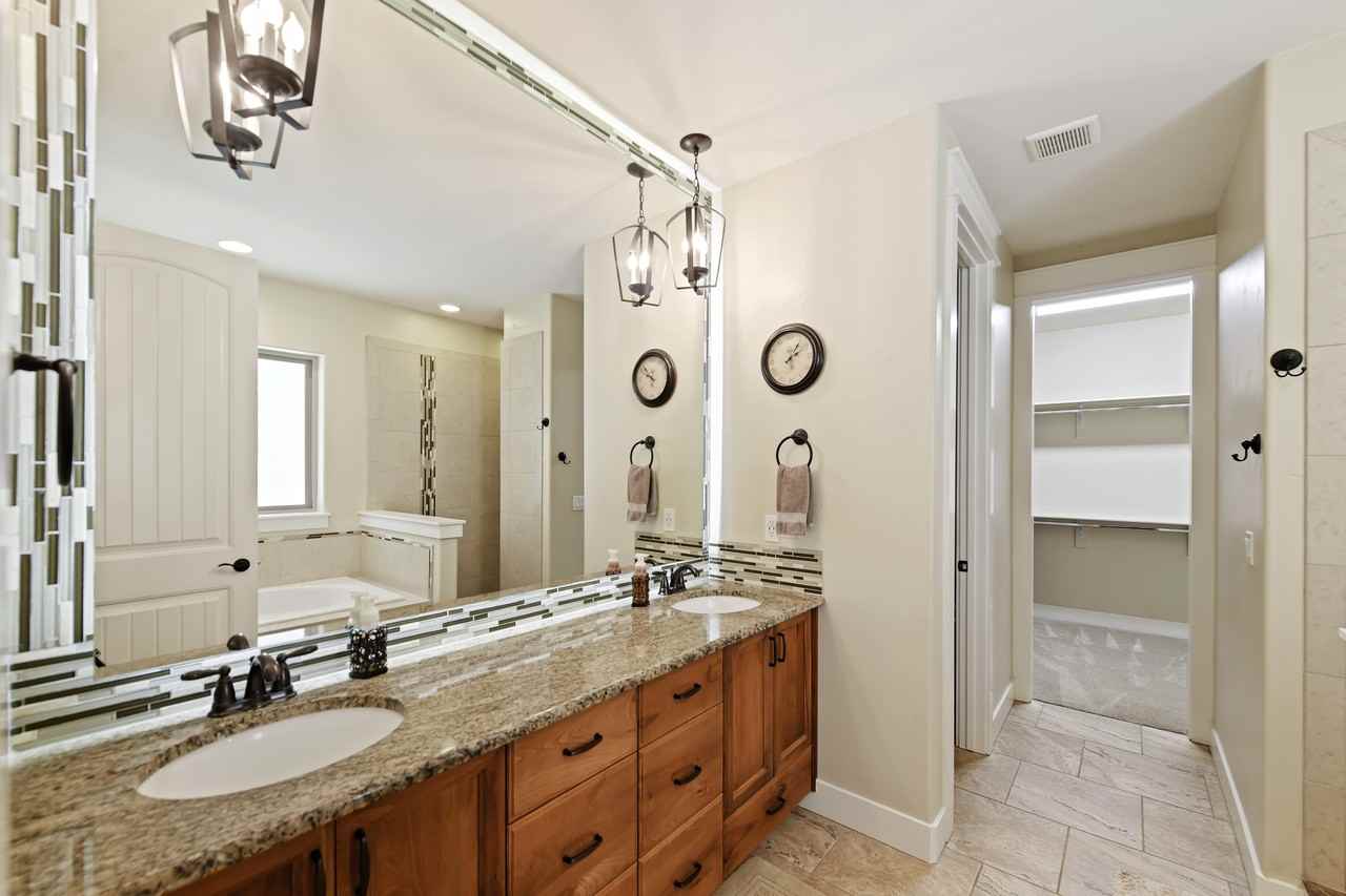 296 E Grove Creek Ln #296 - Photo 6 of 11
