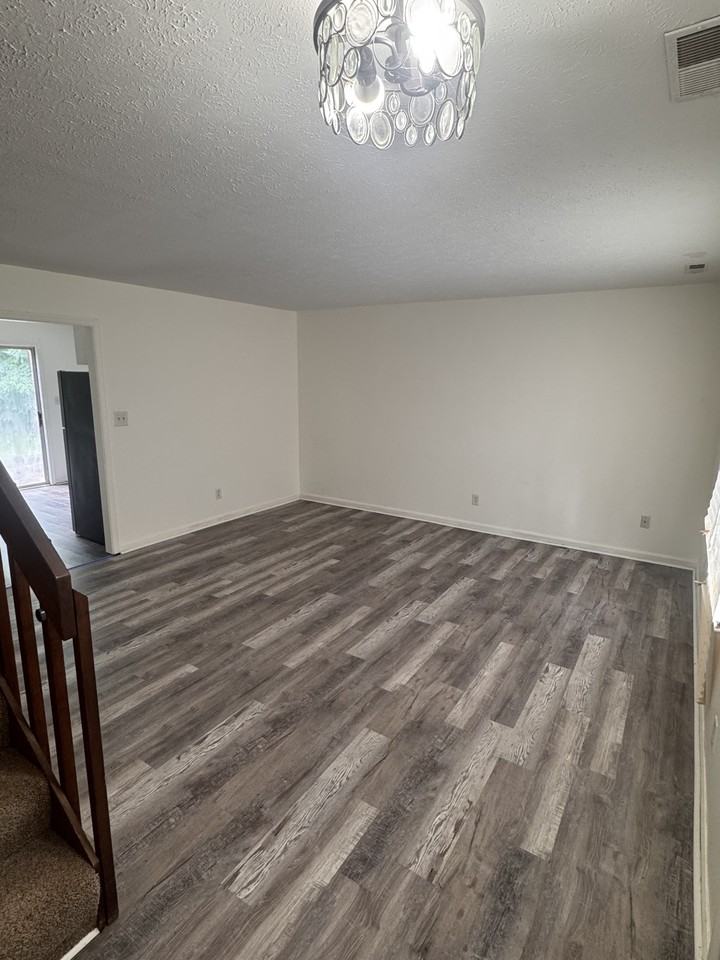 542 Leesville Road - 1Unit 118 #1 - Photo 3 of 12