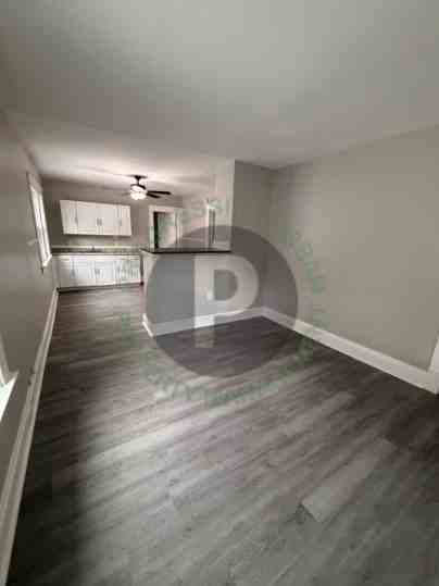15619 School Ave - Photo 4 of 19