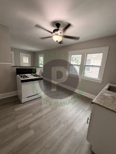 15619 School Ave - Photo 7 of 19
