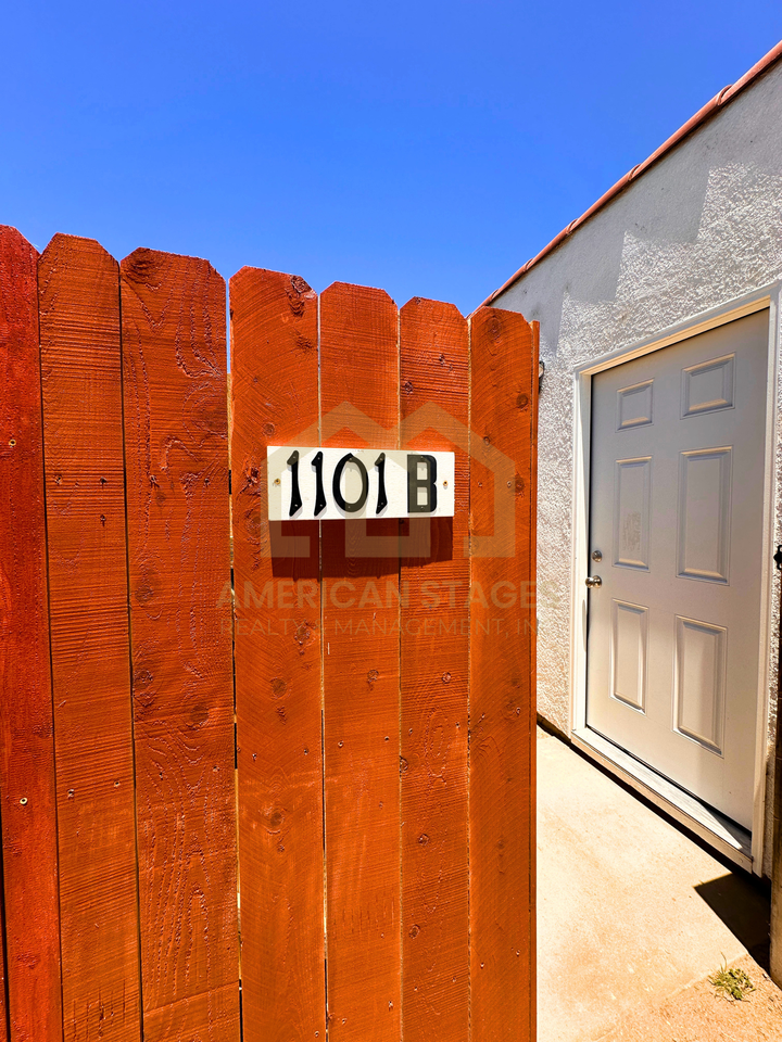 1101 W Oak Ave #B - Photo 2 of 14