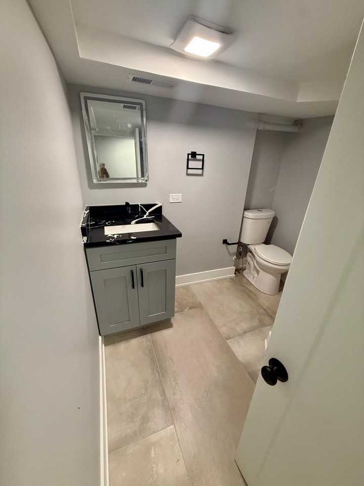 3025 West 54th Place Basement - Bedroom 4 - Photo 5 of 8