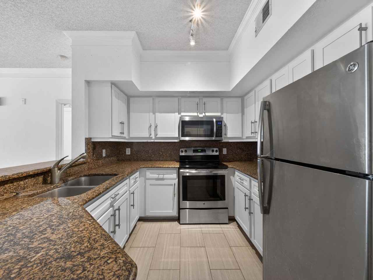 13003 Plantation Park Circle - 1311Unit 1311 #1311 - Photo 3 of 50