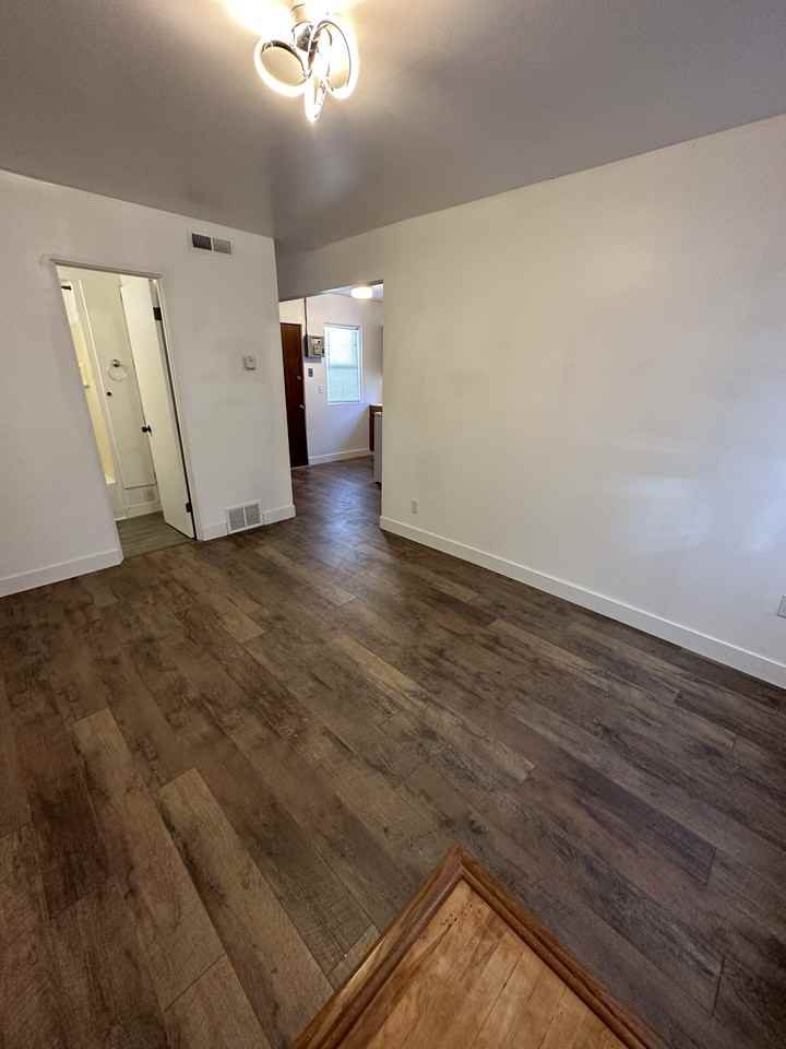 1823 1st Ave S #4 - Photo 2 of 10
