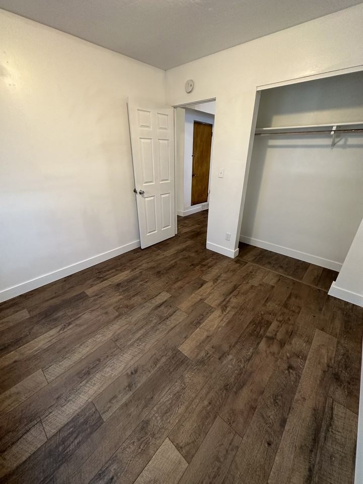 1823 1st Ave S #4 - Photo 6 of 10