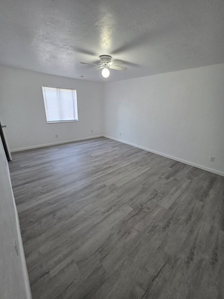 523 Pauline St #2 - Photo 5 of 8
