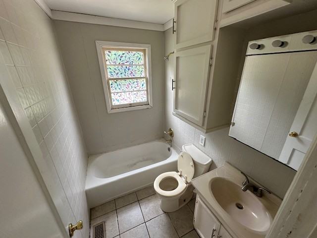 51 Lakeside Dr #1 - Photo 5 of 9