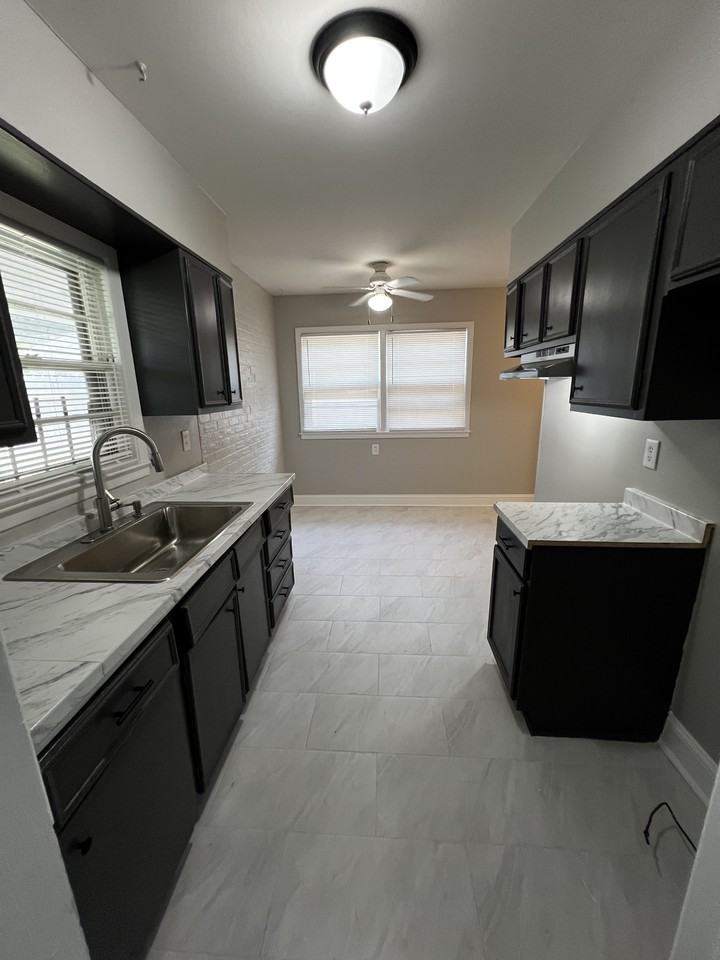 978 Gary St #1 - Photo 5 of 16