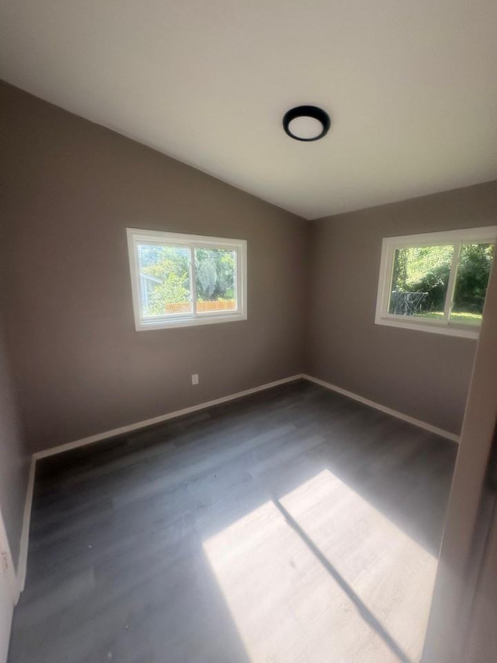 708 George Rd #1 - Photo 4 of 9