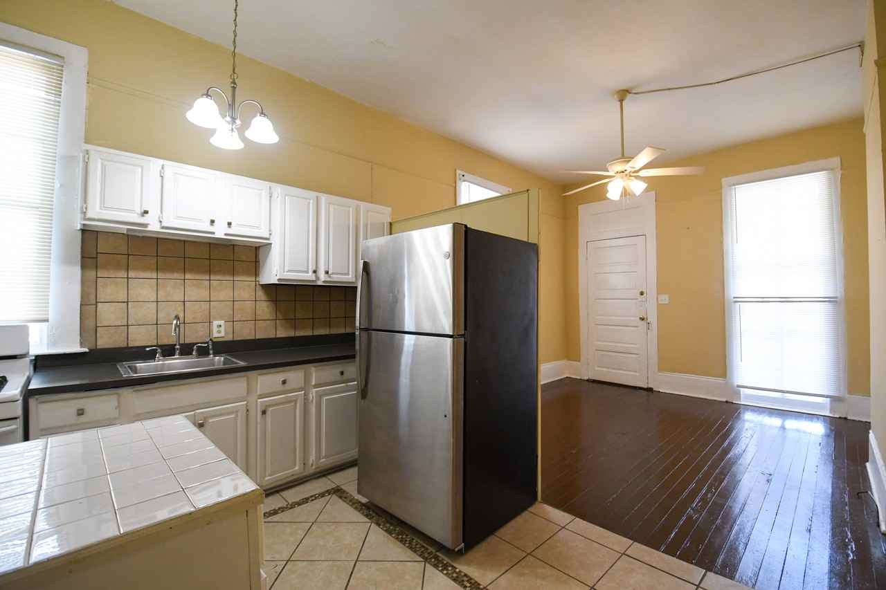 1812 Dante St #1 - Photo 5 of 9