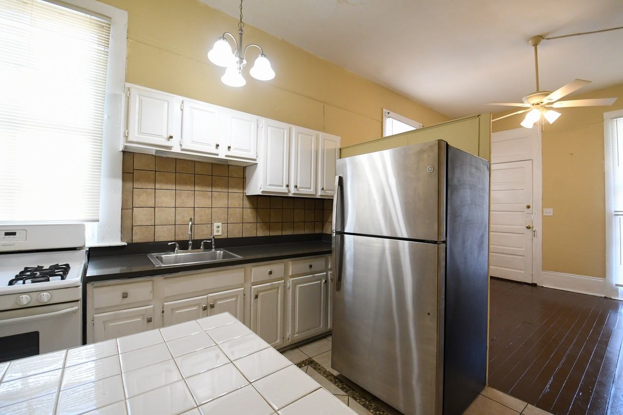 1812 Dante St #1 - Photo 6 of 9