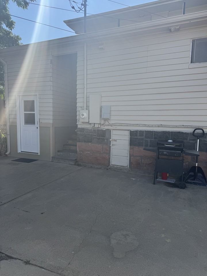 922 14th St #3 - Photo 3 of 10