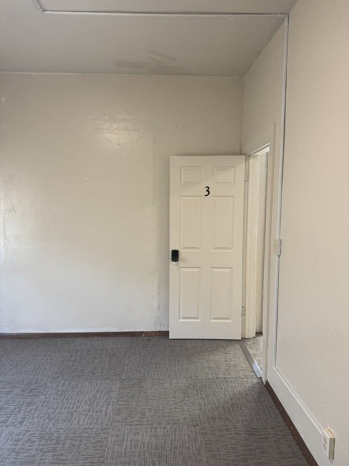 922 14th St #3 - Photo 6 of 10