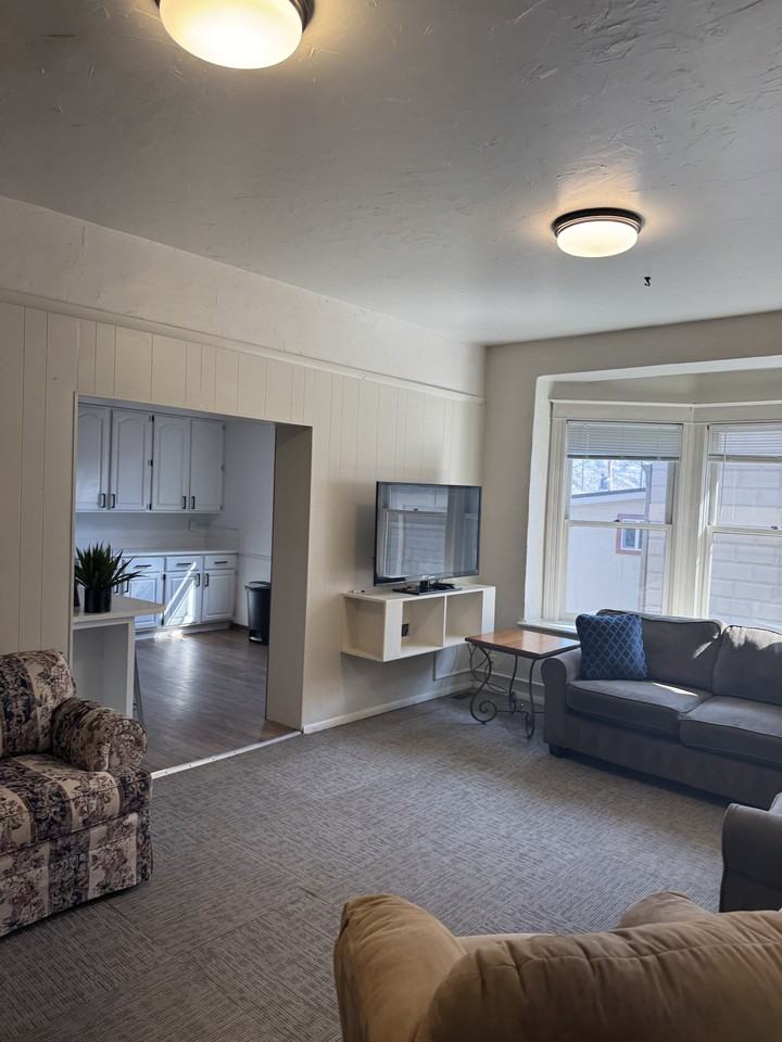 922 14th St #3 - Photo 7 of 10
