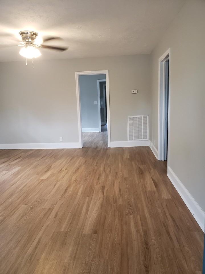 1004 Laurel St #A - Photo 3 of 13