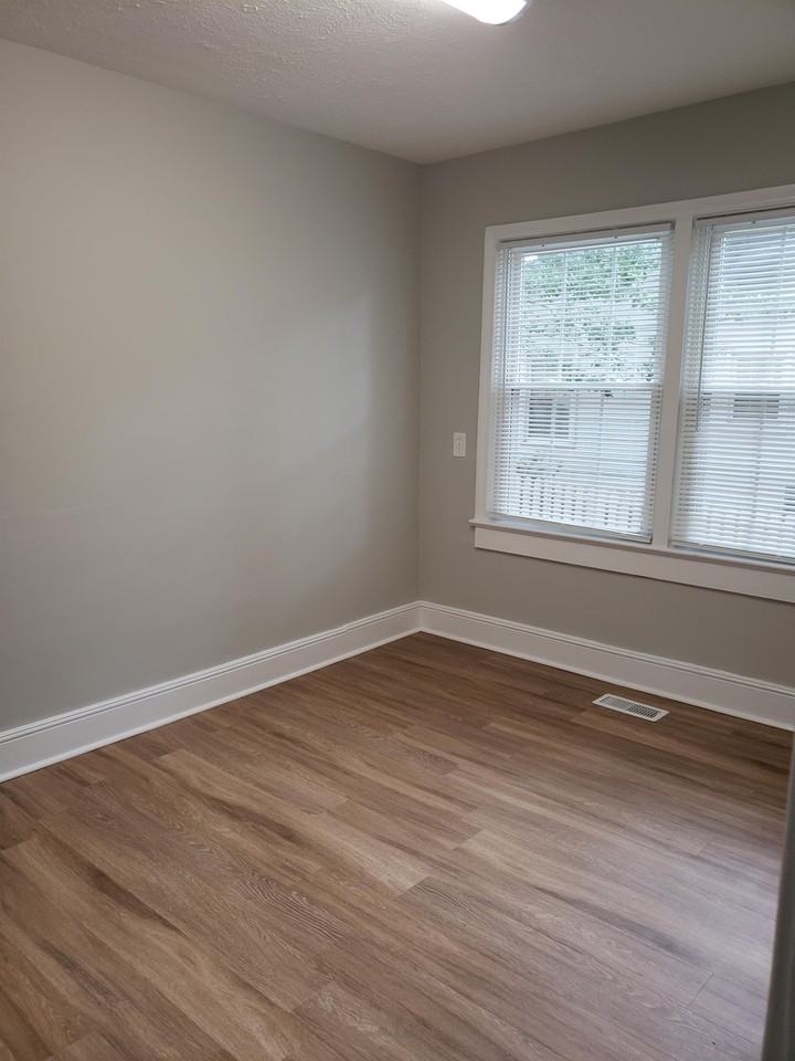 1004 Laurel St #A - Photo 4 of 13