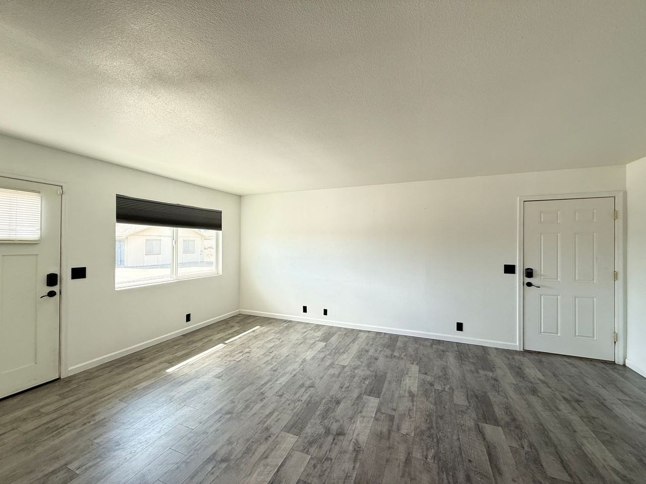 3361 Oro Grande Blvd - Photo 2 of 17
