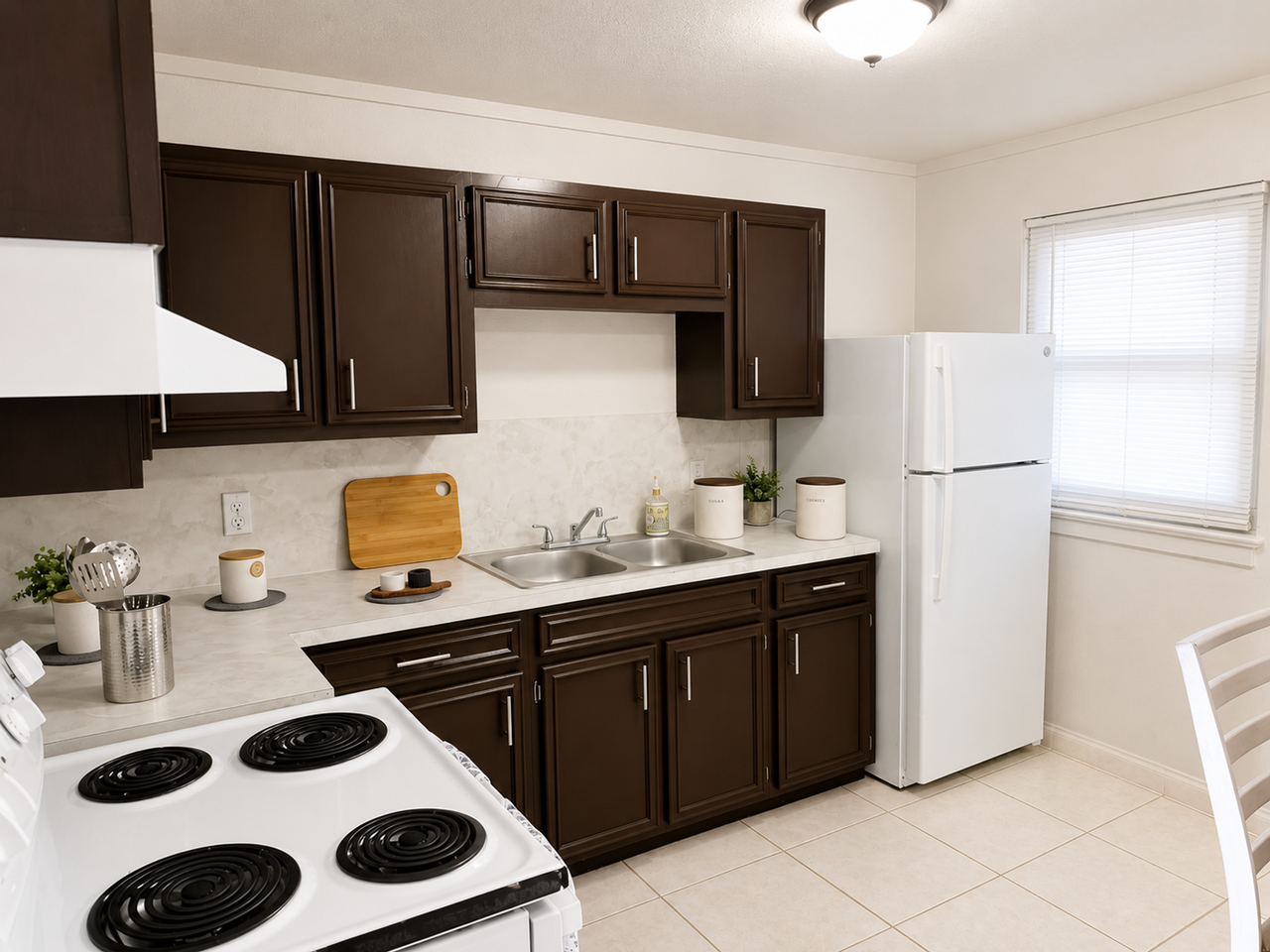 220 S 25th Ave - Photo 2 of 25