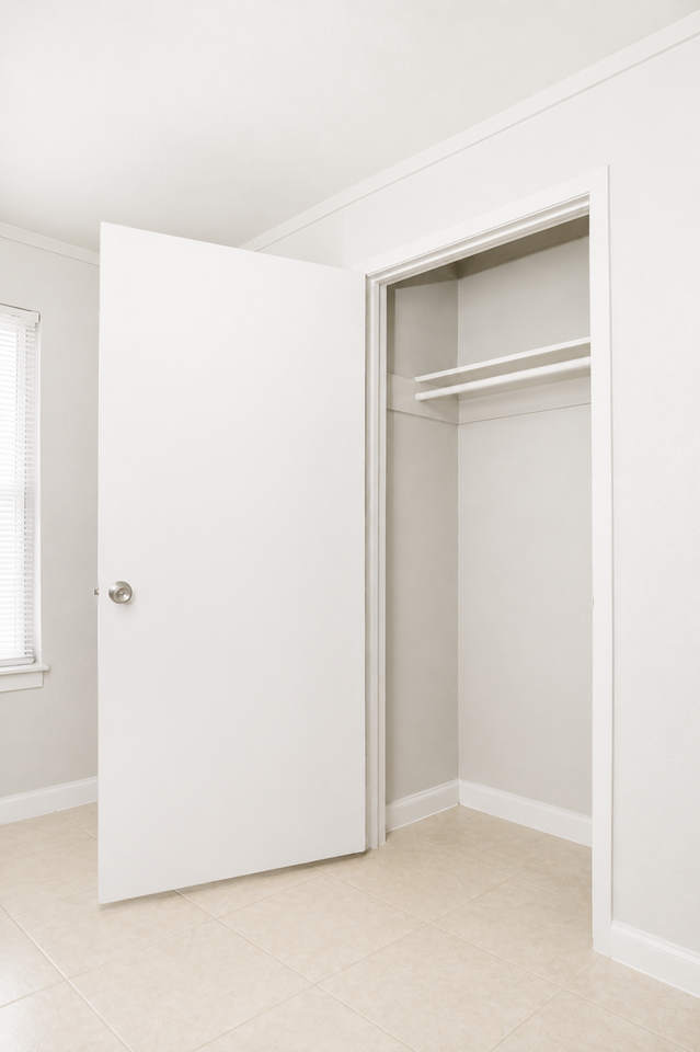 220 S 25th Ave - Photo 6 of 13